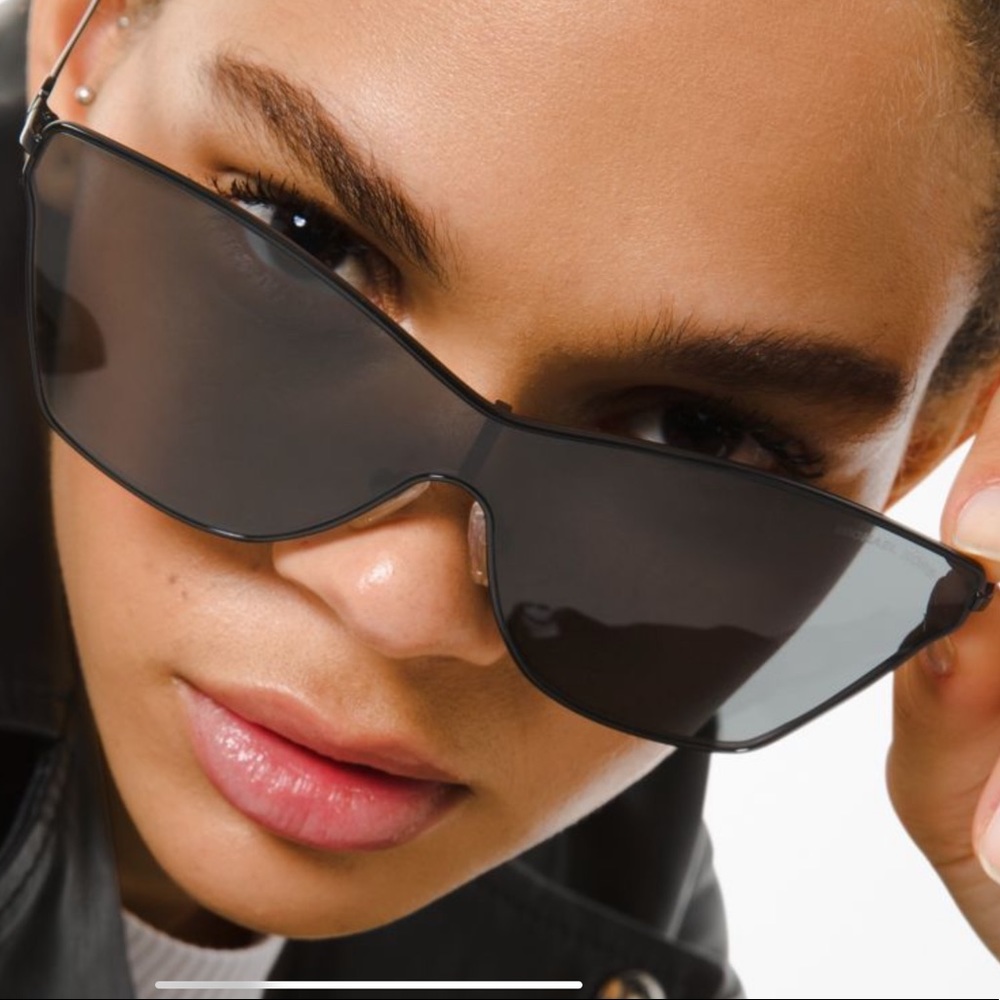 MICHAEL KORS 44 mm LARISSA BUTTERFLY SUNGLASSES